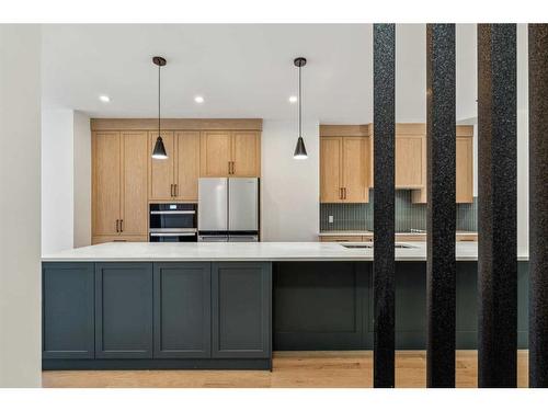 438 28 Avenue Nw, Calgary, AB - Indoor Photo Showing Kitchen