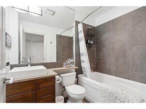 201-211 13 Avenue Se, Calgary, AB - Indoor Photo Showing Bathroom