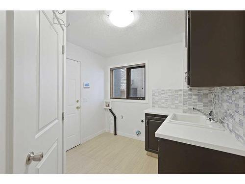 505 Lakeside Greens Place, Chestermere, AB - Indoor Photo Showing Bathroom