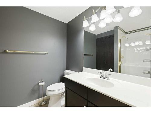 505 Lakeside Greens Place, Chestermere, AB - Indoor Photo Showing Bathroom