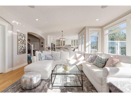 71 Auburn Sound Cove Se, Calgary, AB - Indoor Photo Showing Living Room