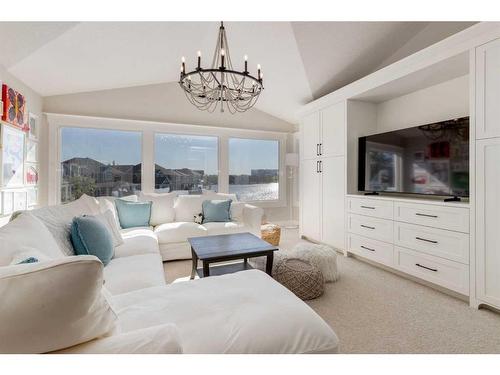 71 Auburn Sound Cove Se, Calgary, AB - Indoor Photo Showing Living Room