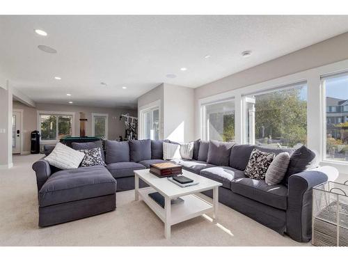 71 Auburn Sound Cove Se, Calgary, AB - Indoor Photo Showing Living Room