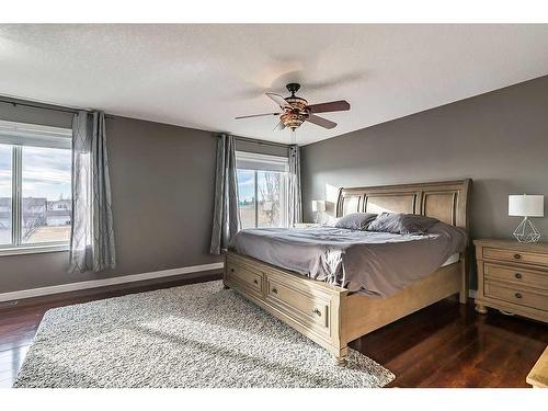 35 Elgin Green Se, Calgary, AB - Indoor Photo Showing Bedroom