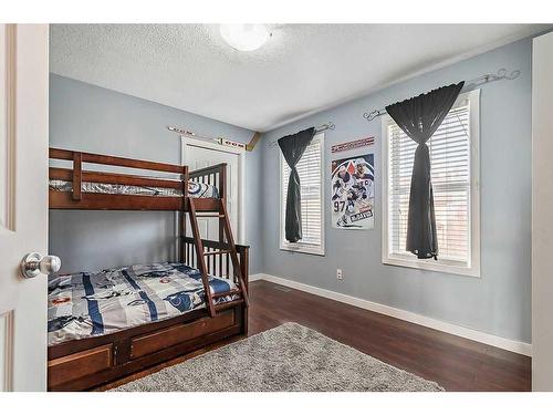 35 Elgin Green Se, Calgary, AB - Indoor Photo Showing Bedroom