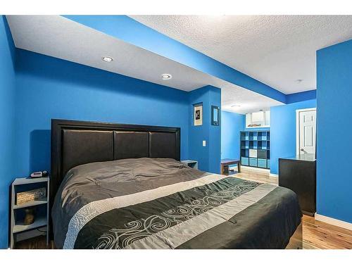 35 Elgin Green Se, Calgary, AB - Indoor Photo Showing Bedroom