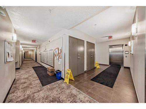 304-23 Millrise Drive Sw, Calgary, AB - Indoor Photo Showing Other Room