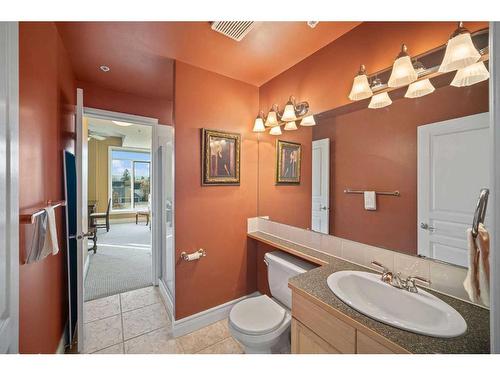 401-4 14 Street Nw, Calgary, AB - Indoor Photo Showing Bathroom