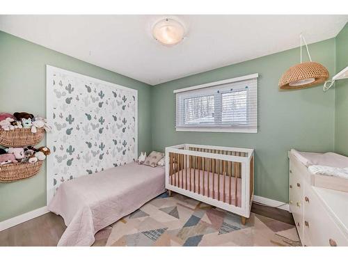 103 Windermere Road Sw, Calgary, AB - Indoor Photo Showing Bedroom