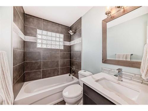 103 Windermere Road Sw, Calgary, AB - Indoor Photo Showing Bathroom