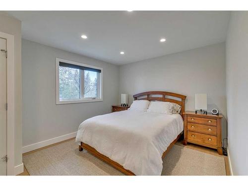 2203 Lancing Avenue Sw, Calgary, AB - Indoor Photo Showing Bedroom