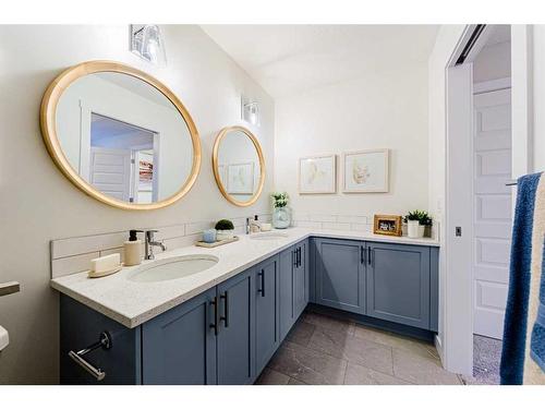 707 Buffaloberry Manor Se, Calgary, AB - Indoor Photo Showing Bathroom