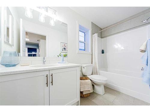 707 Buffaloberry Manor Se, Calgary, AB - Indoor Photo Showing Bathroom