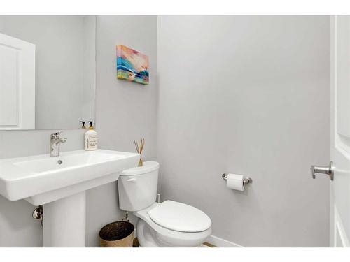 134 Masters Row Se, Calgary, AB - Indoor Photo Showing Bathroom