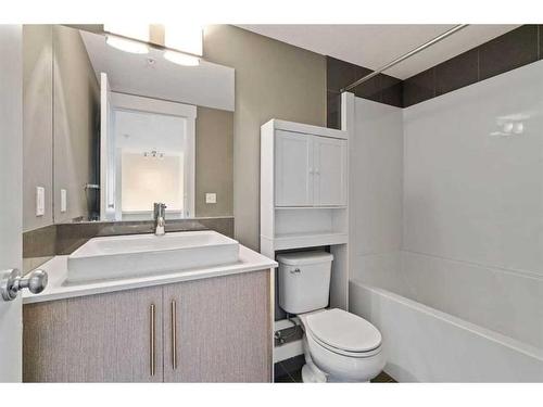 5104-302 Skyview Ranch Drive Ne, Calgary, AB - Indoor Photo Showing Bathroom