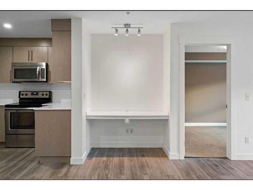 5104-302 Skyview Ranch Drive Ne, Calgary, AB - Indoor Photo Showing Kitchen With Stainless Steel Kitchen