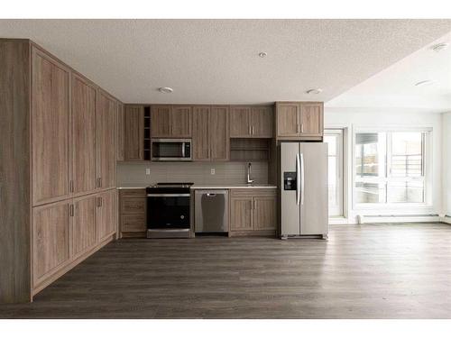 3102-350 Livingston Common Ne, Calgary, AB - Indoor Photo Showing Kitchen