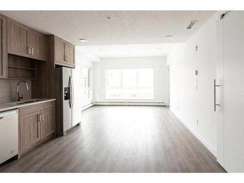 3102-350 Livingston Common Ne, Calgary, AB - Indoor Photo Showing Kitchen