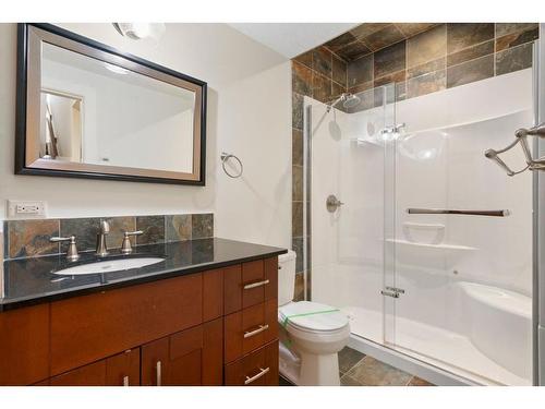 128 Elgin Estates Park Se, Calgary, AB - Indoor Photo Showing Bathroom