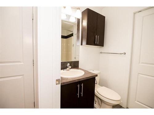 226-2727 28 Avenue Se, Calgary, AB - Indoor Photo Showing Bathroom