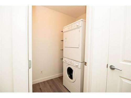 226-2727 28 Avenue Se, Calgary, AB - Indoor Photo Showing Laundry Room