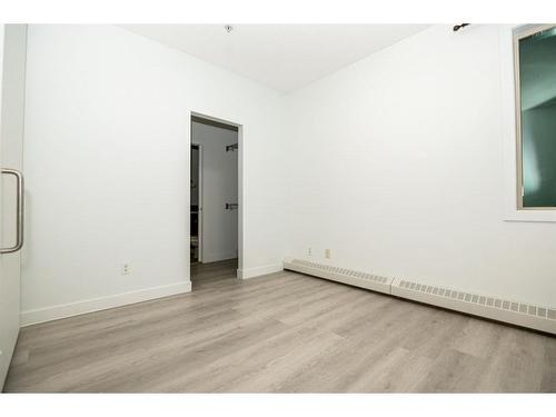 226-2727 28 Avenue Se, Calgary, AB - Indoor Photo Showing Other Room