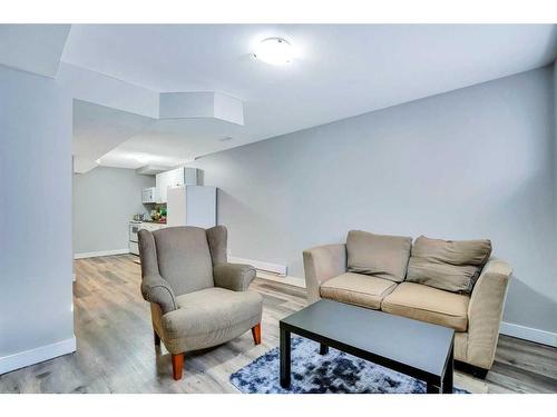 165 Castlebrook Way Ne, Calgary, AB - Indoor Photo Showing Living Room