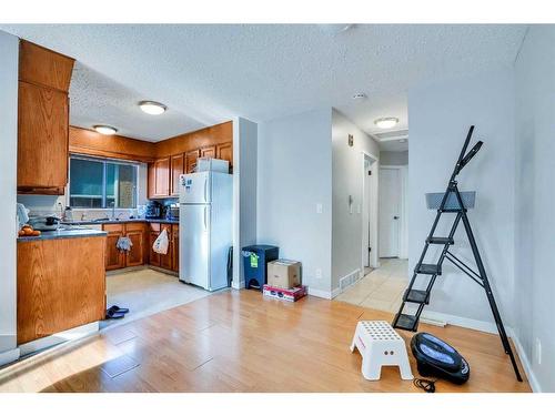 165 Castlebrook Way Ne, Calgary, AB - Indoor Photo Showing Kitchen