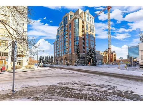 704-110 7 Street Sw, Calgary, AB - Outdoor With Facade