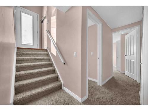 5007 Vantage Crescent Nw, Calgary, AB - Indoor Photo Showing Other Room