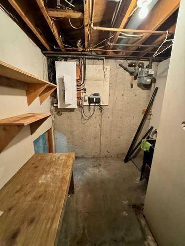 240 Lake Bonavista Drive Se, Calgary, AB - Indoor Photo Showing Basement