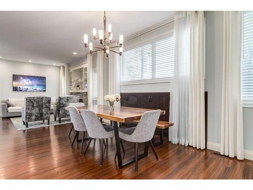 4722 21A Street Sw, Calgary, AB - Indoor Photo Showing Dining Room