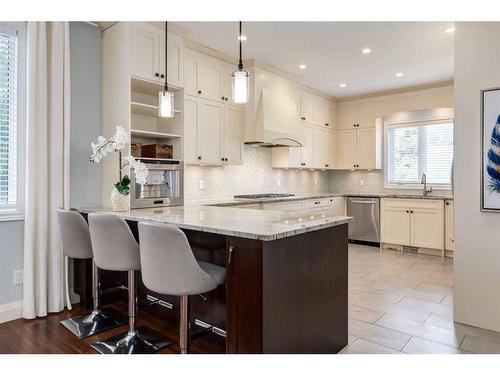 4722 21A Street Sw, Calgary, AB - Indoor Photo Showing Kitchen With Upgraded Kitchen