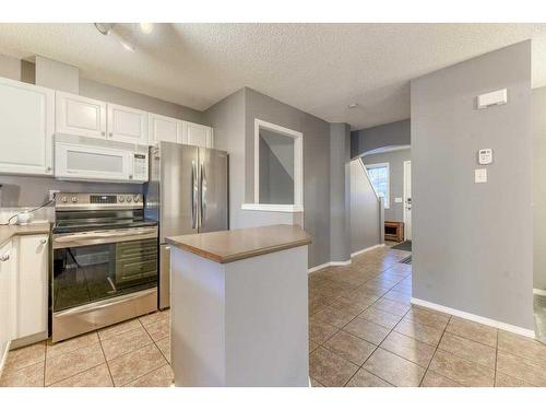 164 Stonemere Place, Chestermere, AB - Indoor Photo Showing Kitchen