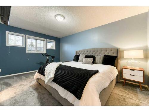 164 Stonemere Place, Chestermere, AB - Indoor Photo Showing Bedroom