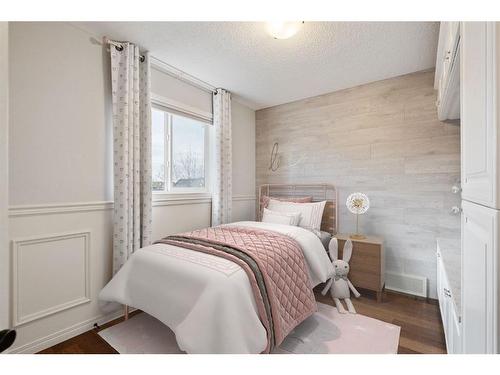 254 Auburn Bay Boulevard Se, Calgary, AB - Indoor Photo Showing Bedroom