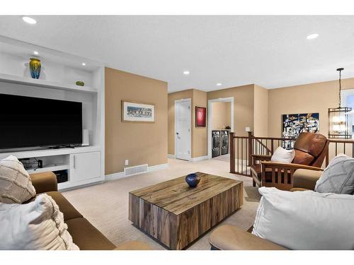 116 Cranarch Heights Se, Calgary, AB - Indoor Photo Showing Living Room