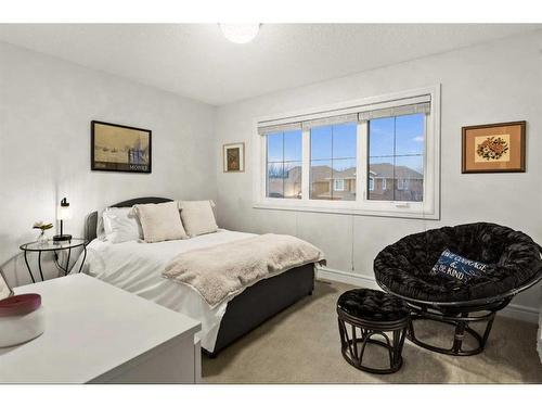 116 Cranarch Heights Se, Calgary, AB - Indoor Photo Showing Bedroom