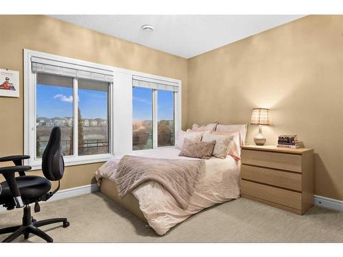 116 Cranarch Heights Se, Calgary, AB - Indoor Photo Showing Bedroom