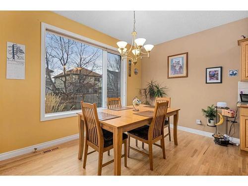 55 Chapman Way Se, Calgary, AB - Indoor Photo Showing Dining Room