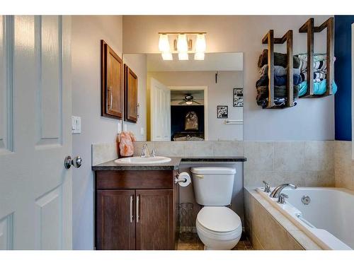 10 Silverado Plains Manor Sw, Calgary, AB - Indoor Photo Showing Bathroom