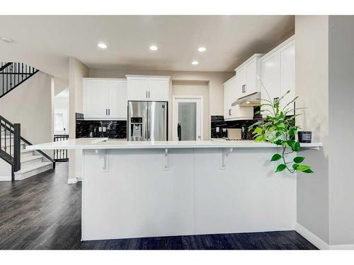 32 Chaparral Valley Terrace Se, Calgary, AB - Indoor Photo Showing Kitchen