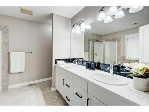 32 Chaparral Valley Terrace Se, Calgary, AB - Indoor Photo Showing Bathroom