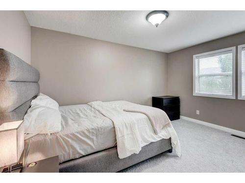 32 Chaparral Valley Terrace Se, Calgary, AB - Indoor Photo Showing Bedroom