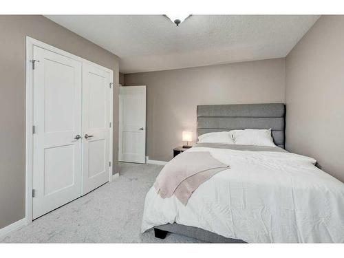 32 Chaparral Valley Terrace Se, Calgary, AB - Indoor Photo Showing Bedroom