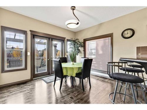 943 Bayside Drive Sw, Airdrie, AB - Indoor Photo Showing Dining Room