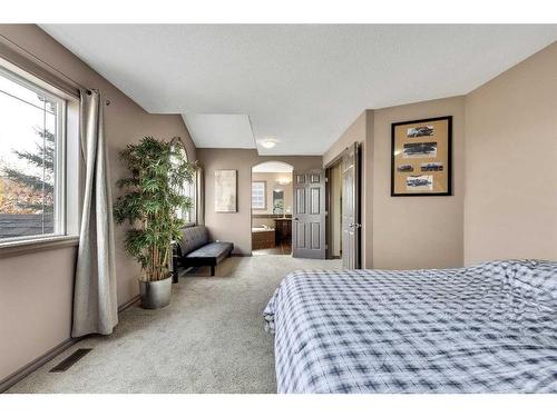 943 Bayside Drive Sw, Airdrie, AB - Indoor Photo Showing Bedroom