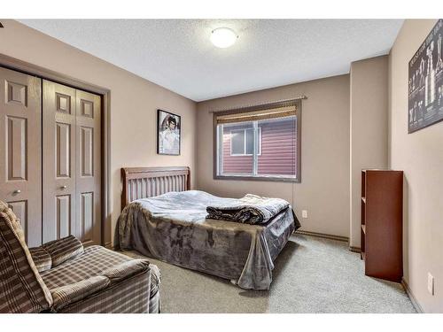 943 Bayside Drive Sw, Airdrie, AB - Indoor Photo Showing Bedroom