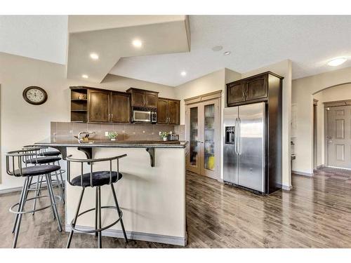 943 Bayside Drive Sw, Airdrie, AB - Indoor Photo Showing Kitchen With Upgraded Kitchen