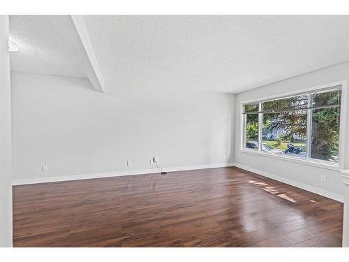 82 Taraglen Road Ne, Calgary, AB - Indoor